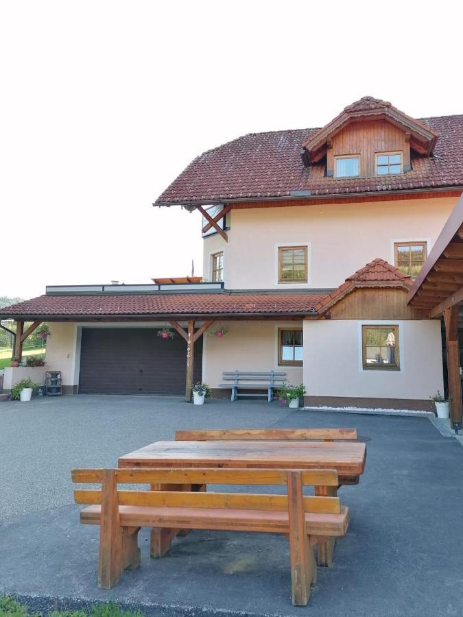 Ferienwohnung Familie Pichler Neumarkt in Steiermark Buitenkant foto