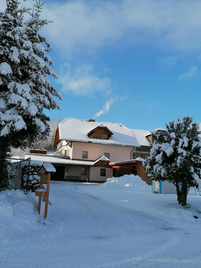 Ferienwohnung Familie Pichler Neumarkt in Steiermark Buitenkant foto